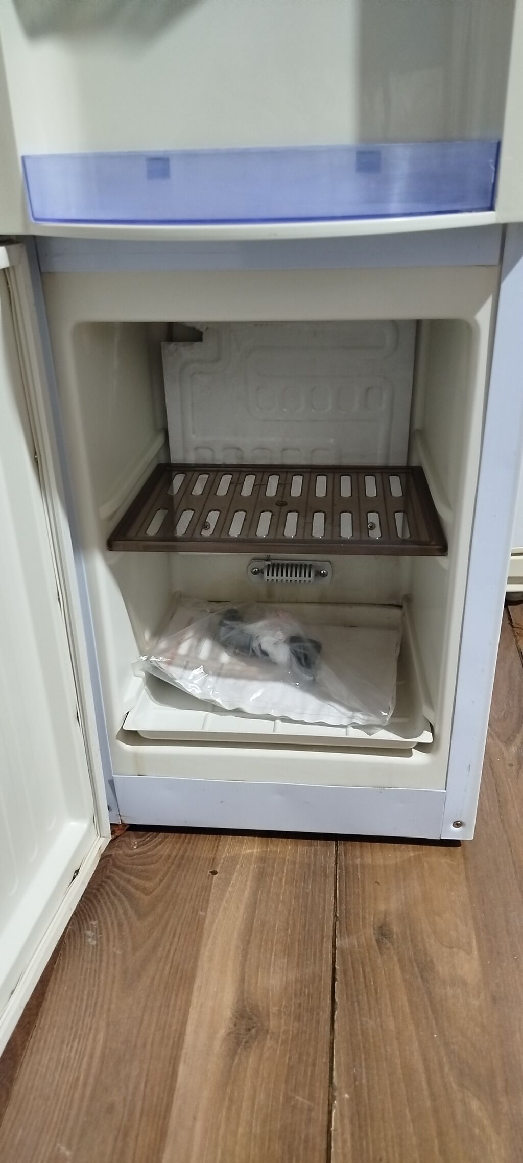 Nobel su paylayıcı (dispenser) - Üstdən qablı model, butulka ilə — Su soğutucuları və dispenserlər, Bakı (7)