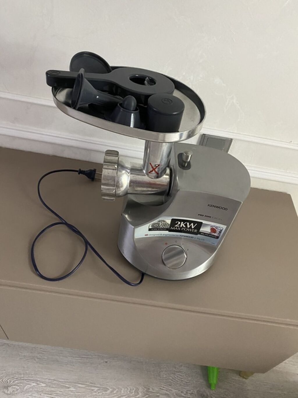 Kenwood Pro 2000 Excel ətçəkən maşın - Maksimal güc: 2 kW (etiket — Ət xırdalayıcılar və qurğular, Bakı (2)