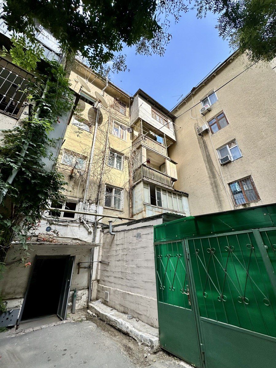 Satılır 1 otaqlı köhnə tikili 42 m² — Mənzil, Bakı