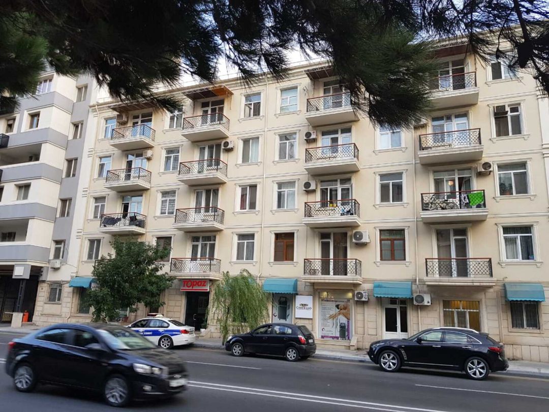 Satılır 3 otaqlı köhnə tikili 75 m² — Mənzil, Bakı