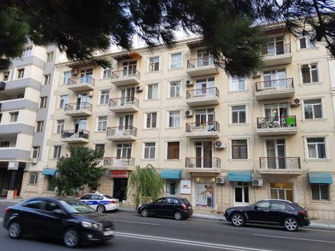 Satılır 3 otaqlı köhnə tikili 75 m² — Bakı
