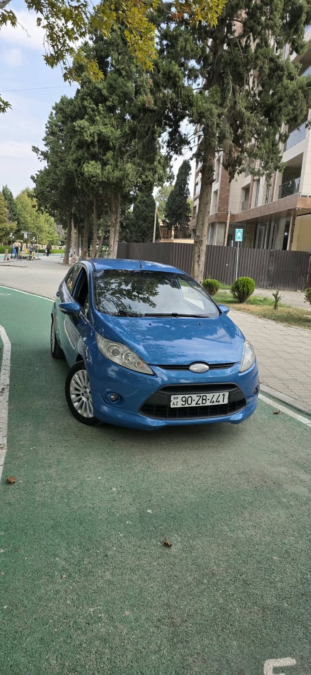 Ford Fiesta: 1.6 l Hetçbek 90-ZB-441 — Avtomobillər, Gəncə (5)