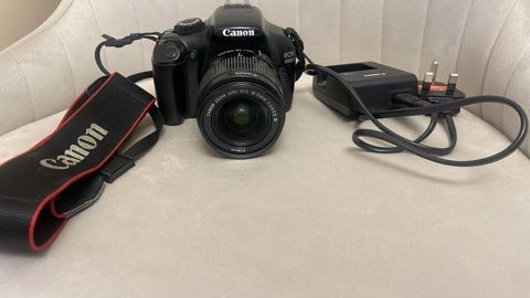 Canon EOS 1100D fotoaparat satılır. - Linza: Canon EF-S 18-55mm — Bakı
