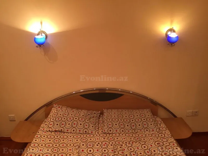 Satılır 2 otaqlı Mənzil Köhnə tikili 47 m² Bakı, Səbail r., 28 May m — Mənzil, Bakı (7)