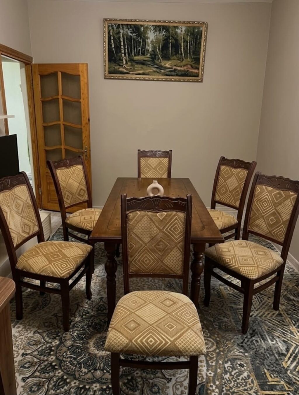 Stol və 6 stul dəsti - Material: tünd taxta karkas, oyma detallı bel — Masalar və stullar, Bakı