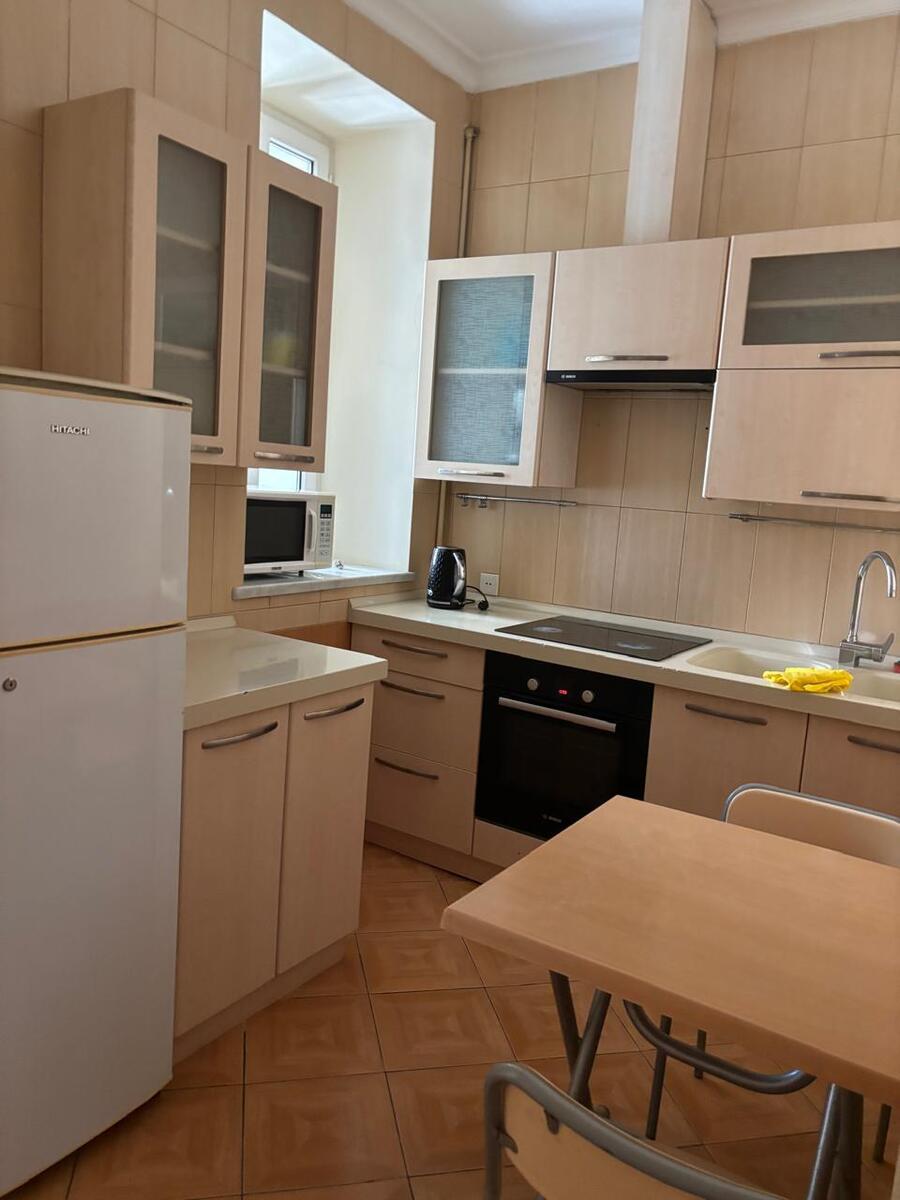 İcarəyə verilir 3 otaqlı köhnə tikili 120 m² — Mənzil, Bakı (9)