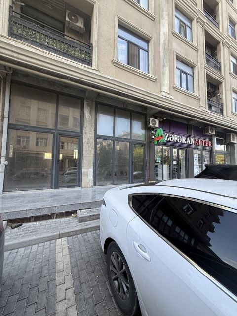Satılır obyekt 200 m² — Bakı