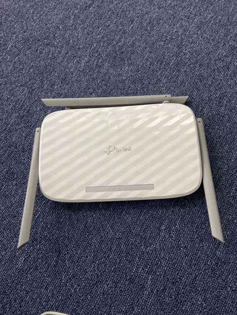 İki işlək router satılır, yaxşı vəziyyətdədir. 1. TP-Link Archer C50 — Bakı