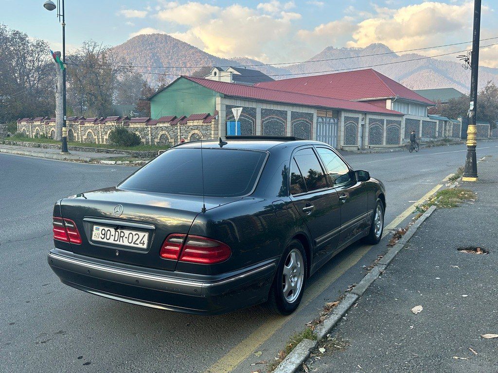 Mercedes E 240, 2.4 L, 2000 il, 468 000 km 90-DR-024 — Avtomobillər, Bakı (3)