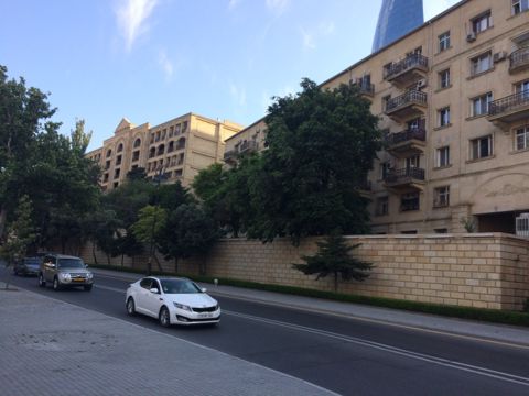 Satılır 1 otaqlı köhnə tikili 40 m² — Bakı