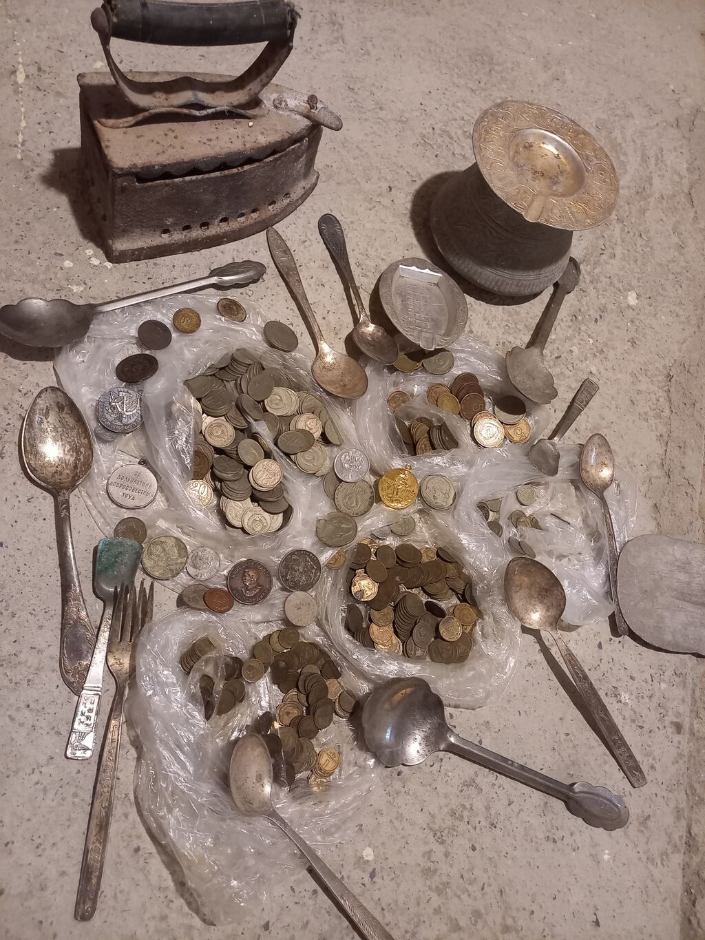 Kolleksiya üçün qarışıq antik əşyalar və numizmatika dəsti Tərkib — Digər, Saray
