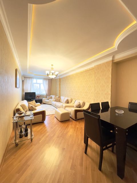 Satılır 3 otaqlı yeni tikili 135 m² — Bakı