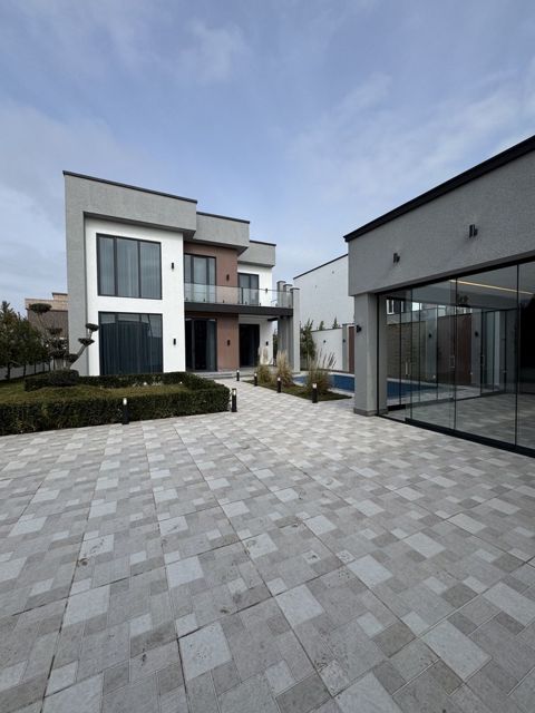 Satılır 4 otaqlı həyət evi/bağ evi 210 m² — Bakı