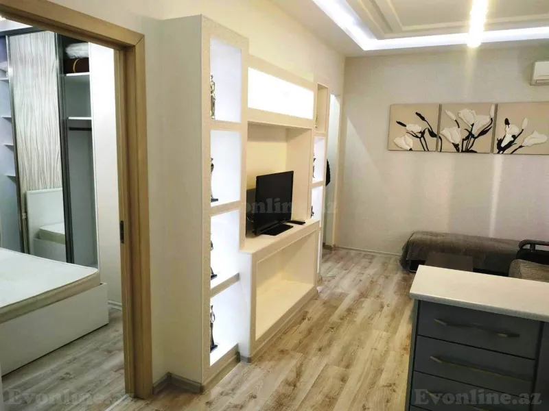 Kirayə verilir 2 otaqlı Mənzil Köhnə tikili 40 m² Bakı, Yasamal r., Elmlər Akademiyası m — Bakı