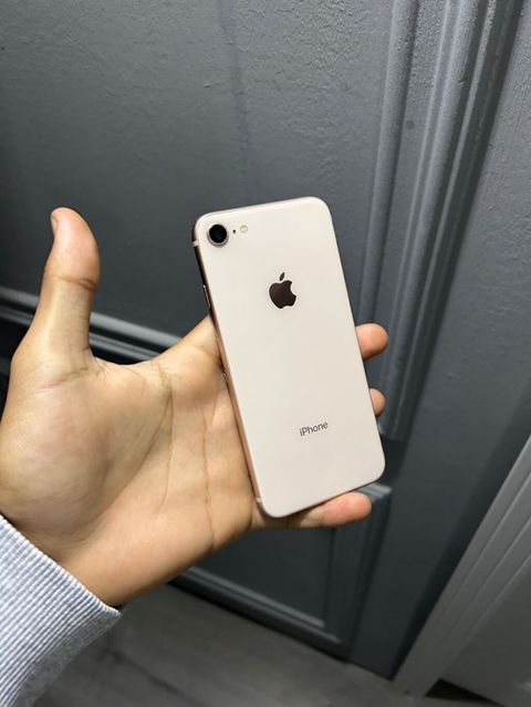 IPhone 8, Qızılı, Simsiz şarj — Bakı