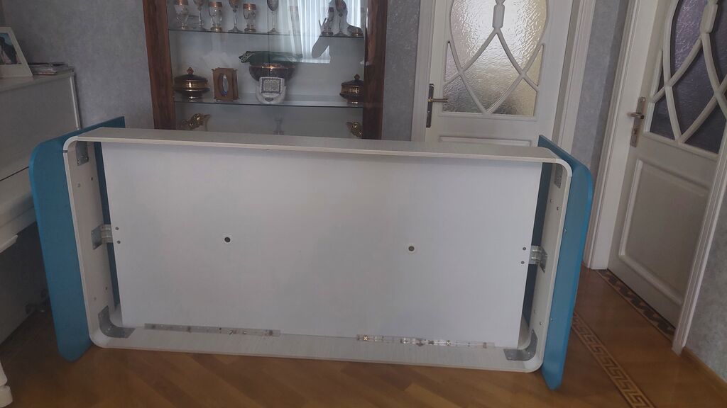2 ədəd çarpayı istifadə olunub.Bir ədəi 60 manat .Çatdırılma yoxdur — Yataq otağı mobilya dəstləri, Masazır