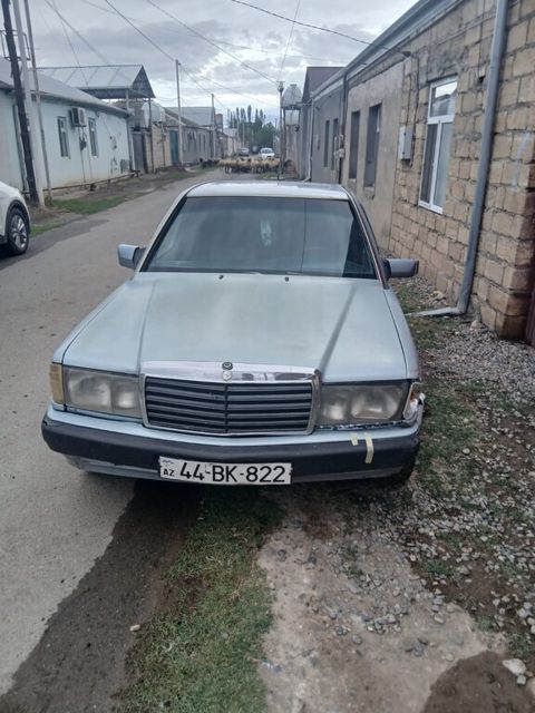 Mercedes 190, 2.0 L, 1991 il, 250 000 km — Gəncə
