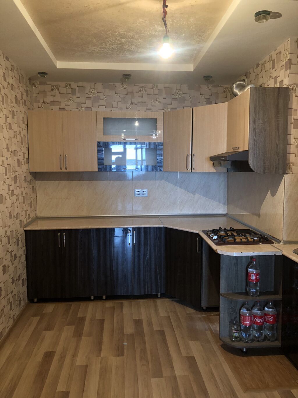 Mətbəx mebel dəsti – künc variant - Dizayn: İki rəngli (açıq ağac və — Mətbəx mobilyası, Bakı (2)