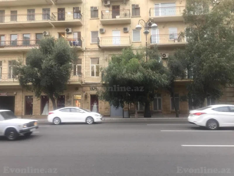 Satılır 2 otaqlı Mənzil Köhnə tikili 47 m² Bakı, Səbail r., 28 May m — Mənzil, Bakı (2)
