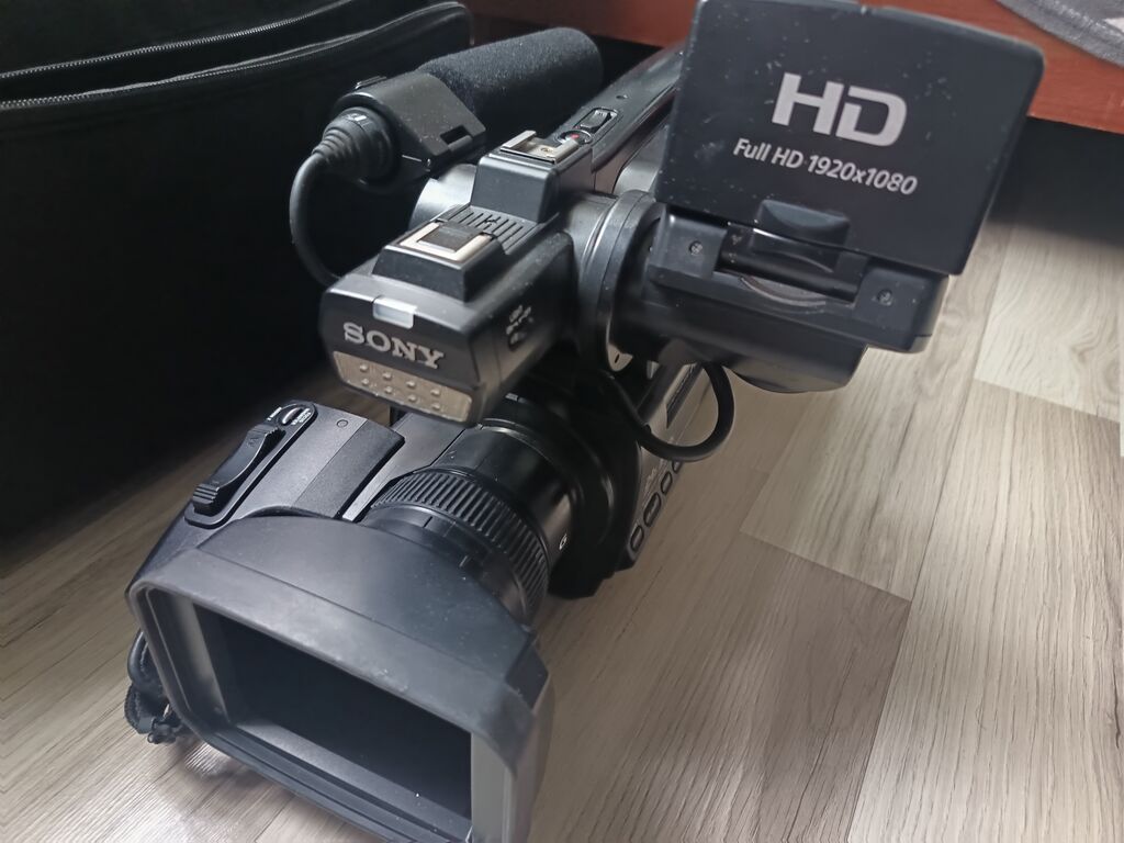 Sony peşəkar videokamera – Full HD 1920x1080 Xüsusiyyətlər: - G — Video kamera, Sumqayıt
