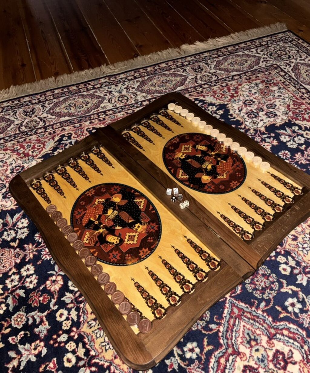 Qoz ağacından hazırlanmış nərd satılır. Təbii qoz ağacı, möhkəm — Şax, şəkəh, nard, Bakı (6)