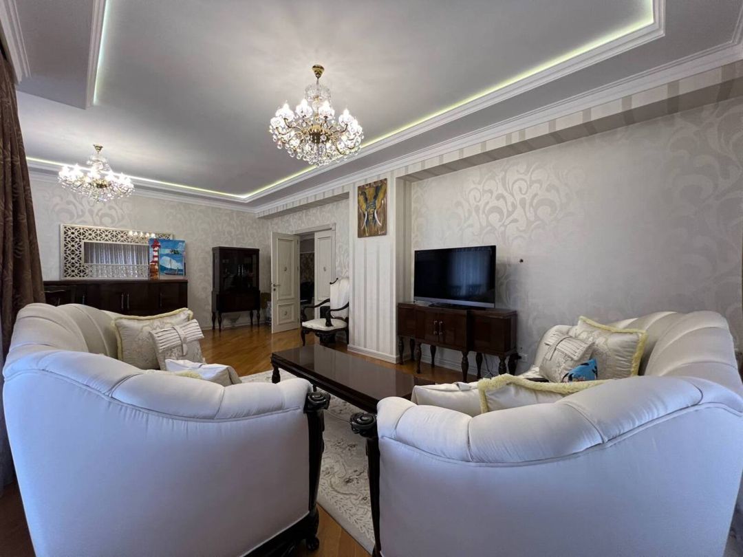 Satılır 3 otaqlı yeni tikili 200 m² — Mənzil, Bakı (4)