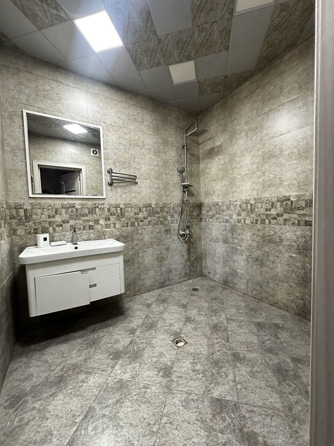 İcarəyə verilir 3 otaqlı yeni tikili 150 m² — Mənzil, Bakı (10)