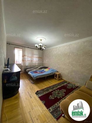 Satılır 1 otaqlı 40 m² köhnə tikili Ayna Sultanova heykəli