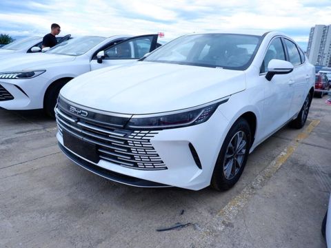 BYD Qin Plus: 1.6 l 2025 il 10 km Sedan — Bakı