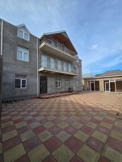 Satılır 9 otaqlı həyət evi/bağ evi 540 m² — Bakı