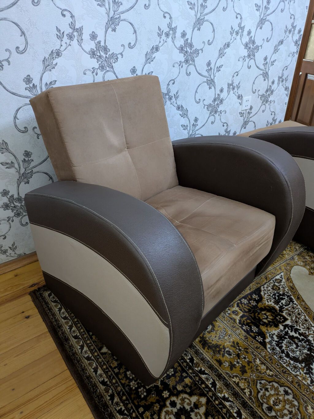 Divan 2 yastıq ilə) ve kreslolar. Hamısı açıqlandır. Yaxşı — Yumşaq mobilya dəstləri, Bakı (6)