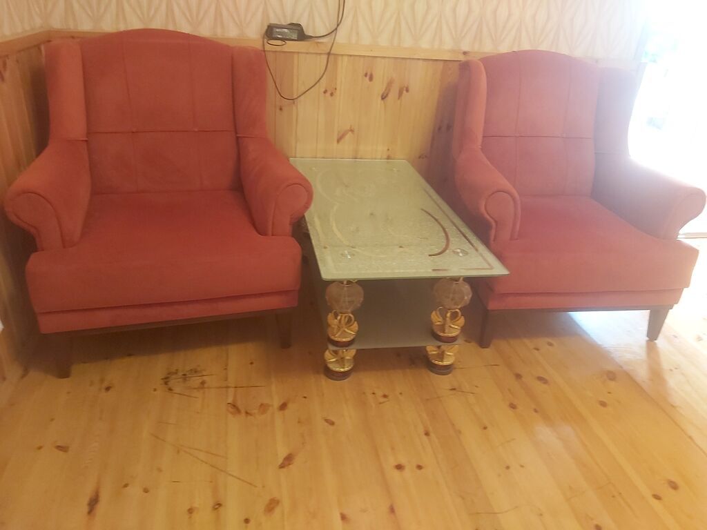 Qırmızı rengde olan, 1 divan, 2 kreslo, yaxşı veziyyetde, real alana — Yumşaq mobilya dəstləri, Masazır (2)