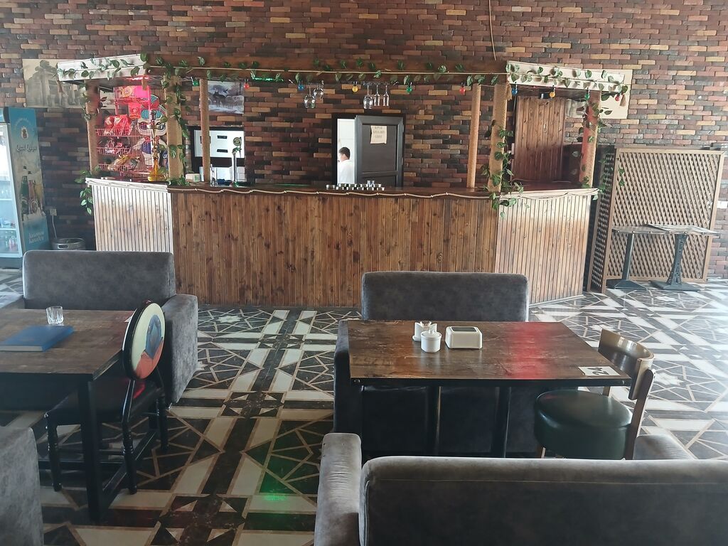 Retra Kafe Pub – canlı musiqi ilə axşamlar Xidmət: - Canlı musiqi — Musiqiçilər, DJ, Masazır (2)