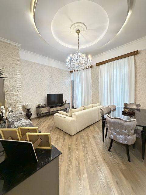 Satılır 4 otaqlı yeni tikili 200 m² — Bakı