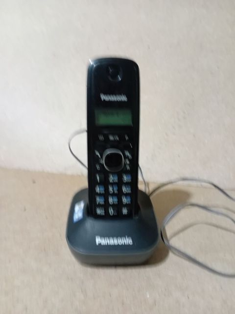 Panasonic simsiz ev telefonu və şarj bazası - Brend/model: Panasonic — Digah