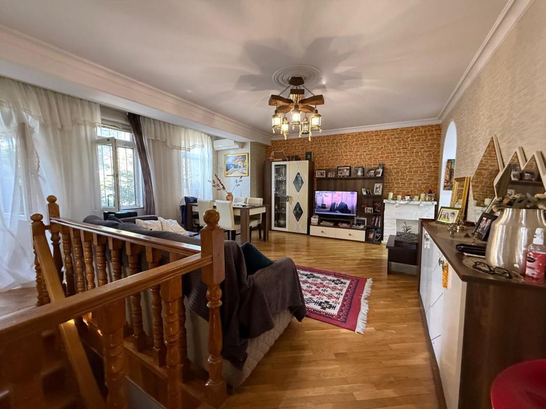 Satılır 3 otaqlı köhnə tikili 120 m² — Mənzil, Bakı (2)
