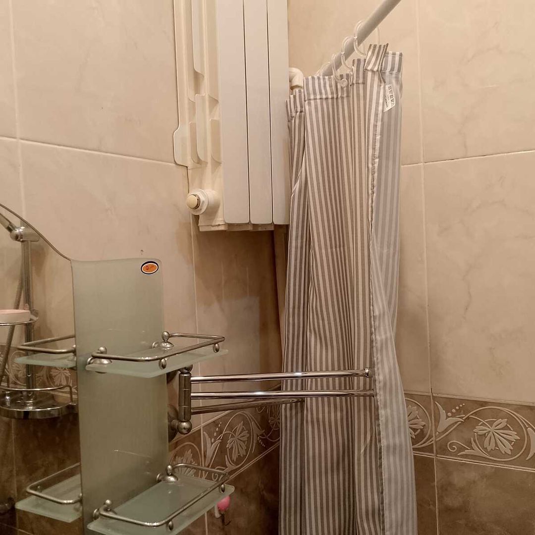 İcarəyə verilir 1 otaqlı köhnə tikili 53 m² — Mənzil, Bakı (11)