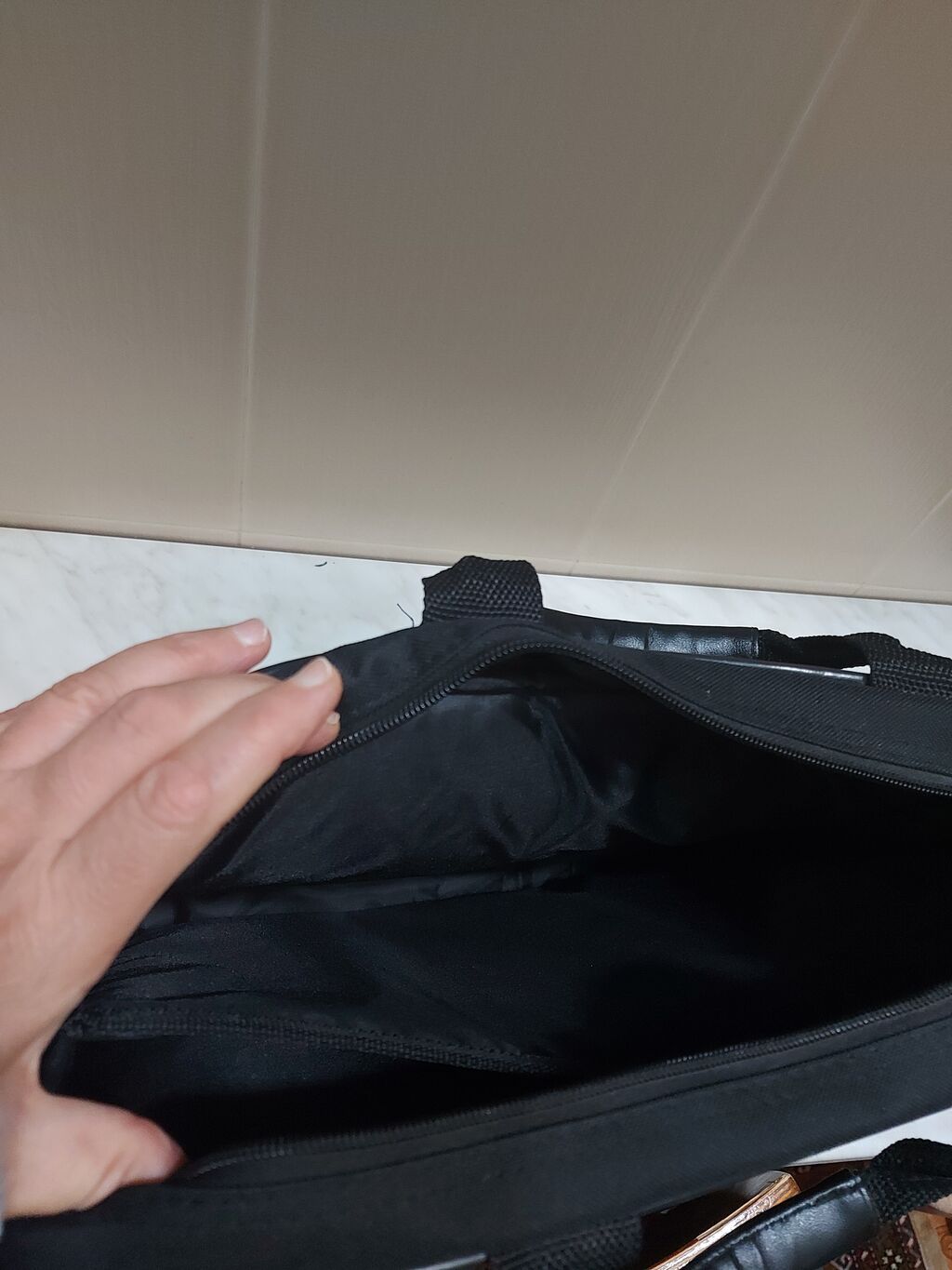 HP noutbuk çantası, istifadə olunmayıb - Rəng: qara - Material: suya — Noutbuk aksesuarları, Bakı (2)