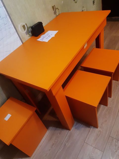 Parlaq narıncı rəngdə çoxfunksional yemək/ofis dəsti - Dəst tərkibi — Masazır