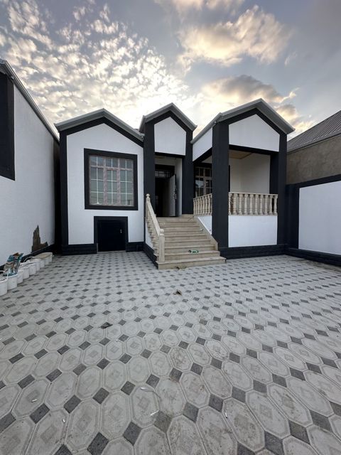 Satılır 3 otaqlı həyət evi/bağ evi 90 m² — Bakı