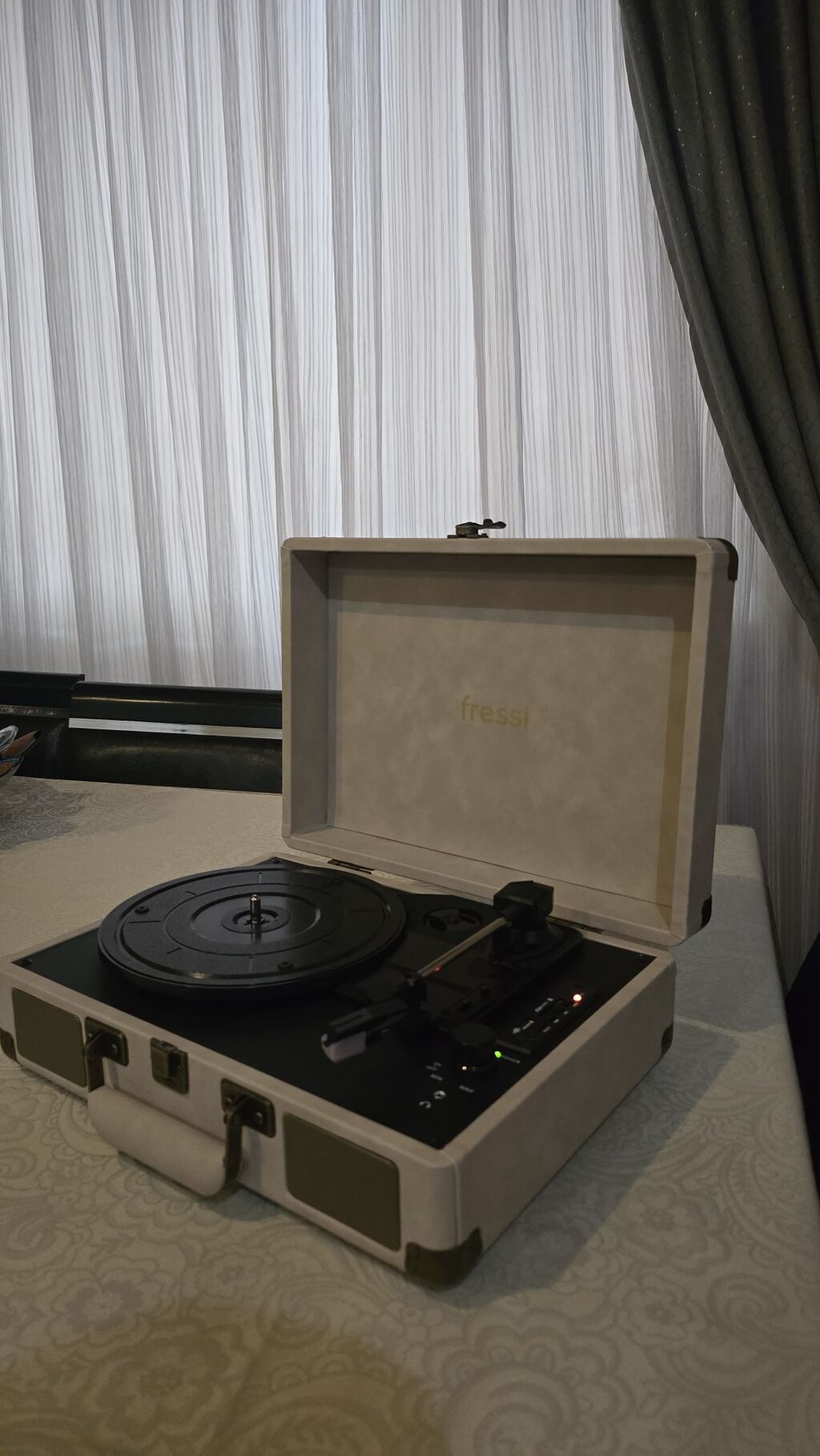 Fressi Retro Pikap – çamadan tipli dizayn, daxilində stereo — Vinil proqreslər və aksesuarlar, Bakı (3)