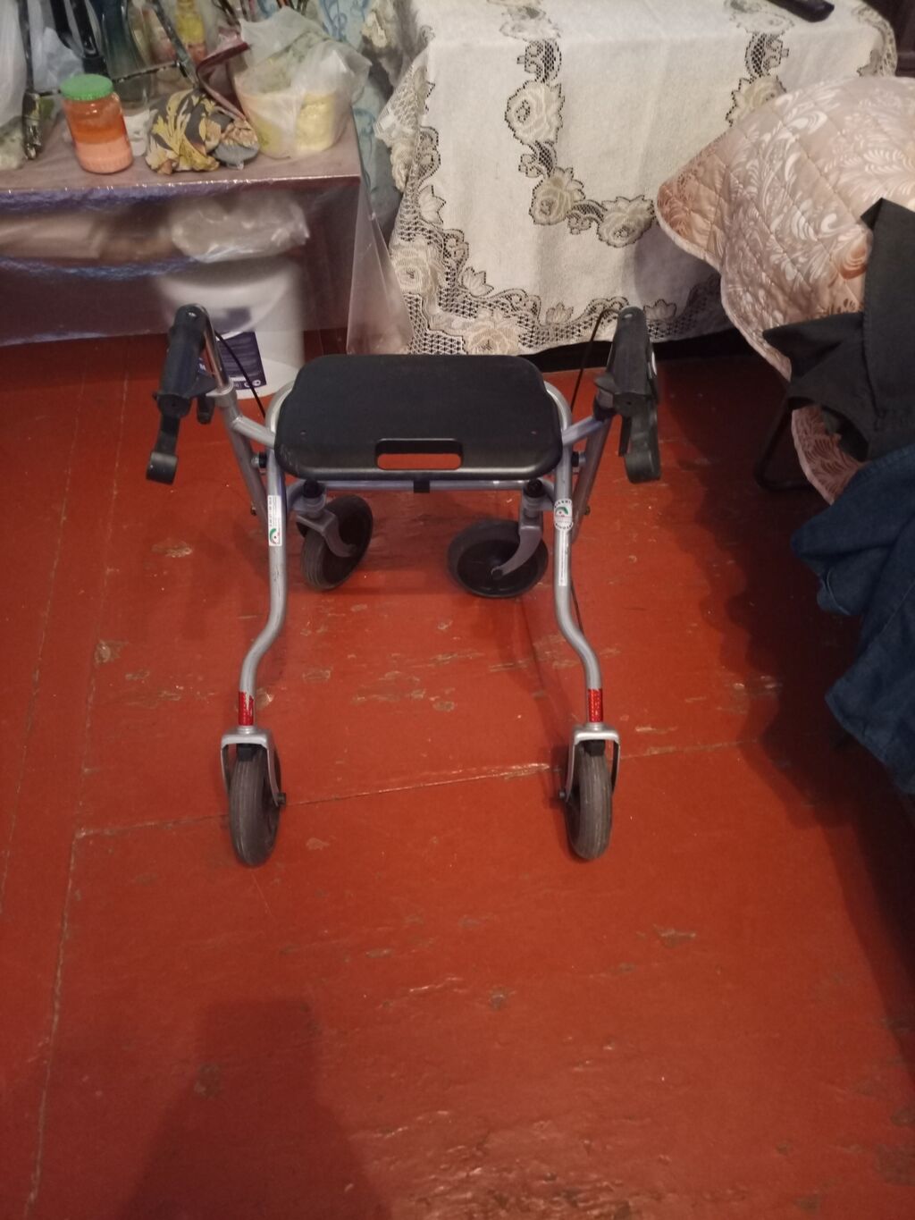Drive markalı dördtəkərli gəzinti arabası (rollator) - Yüngül — Kürəklər və yürüyüş aparatları, Bakı (5)