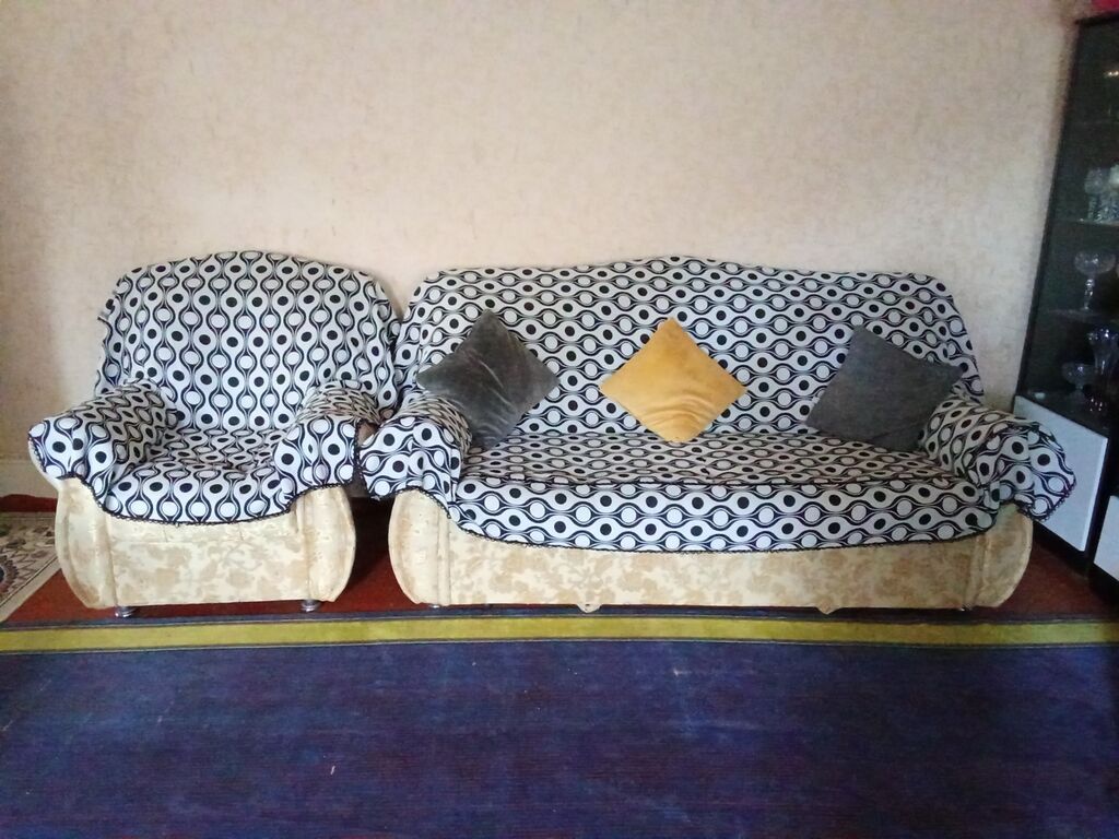 Qonaq otağı üçün dəst: divan + iki kreslo - Klassik üslubda — Yumşaq mobilya dəstləri, Gəncə