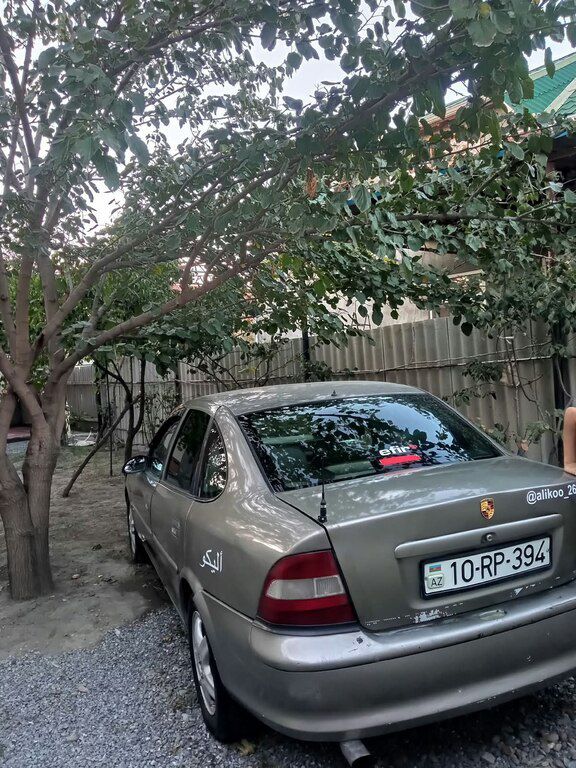 Opel Vectra, 1.8 L, 1996 il, 561 162 km 10-RP-394 — Avtomobillər, Mingəçevir (4)