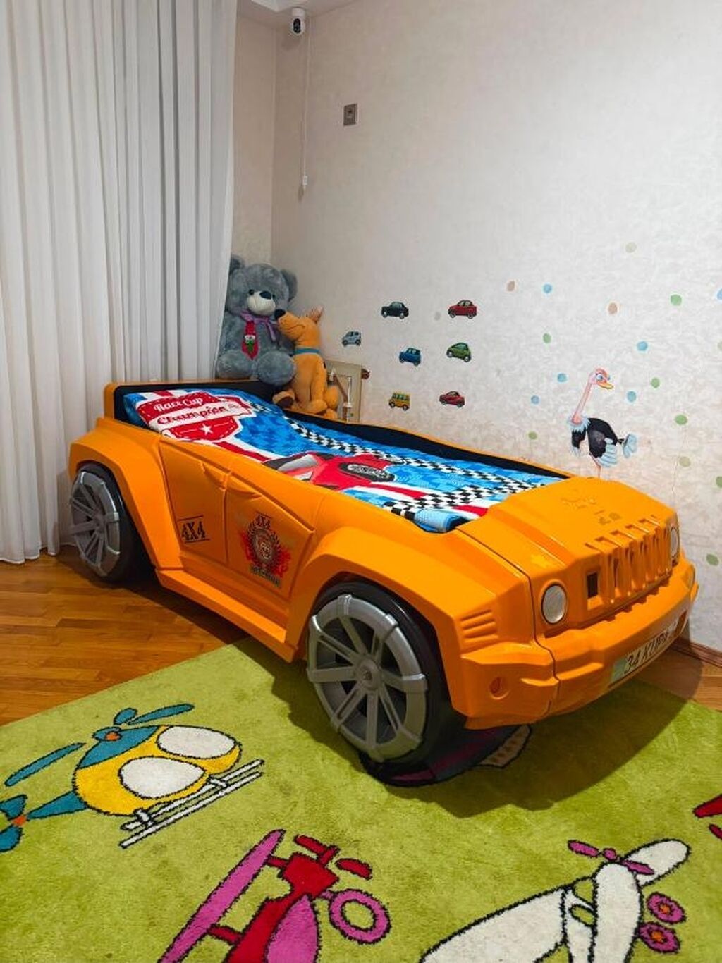 Carpayi madin Çilek Kupa Offroad Jeep" model uşaq maşın-çarpayısıdır — Yataqlar, Qobu
