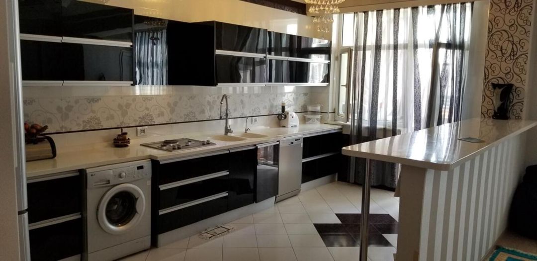 Satılır 3 otaqlı yeni tikili 115 m² — Mənzil, Bakı