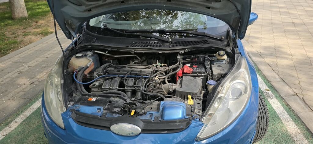 Ford Fiesta: 1.6 l Hetçbek 90-ZB-441 — Avtomobillər, Gəncə (8)