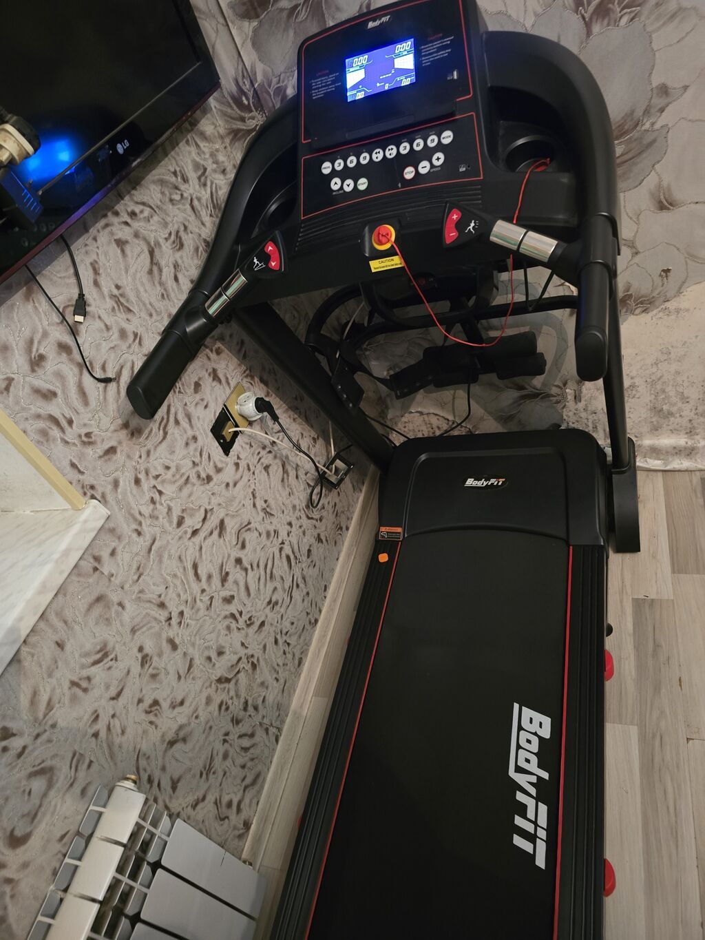 BodyFit qaçış trenajoru - Güclü, səssiz elektrik mühərriki ilə evdə — Koşu simulyatorları, Mehdiabad