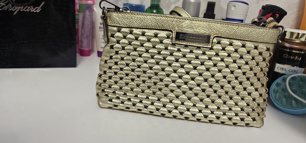 Burberry çiyin çantası – qızılı rəng - Material: toxumalı fakturalı — Çantalar, çamadanlar, cüzdanlar, Bakı (3)