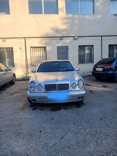 Mercedes E 320, 3.2 L, 1995 il, 642 000 km — Bakı